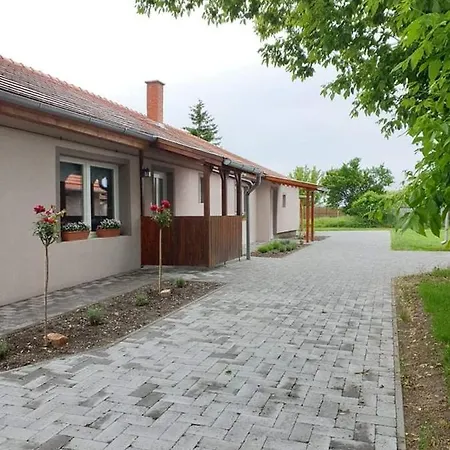 Kajari Apartmanhaz Apartment *