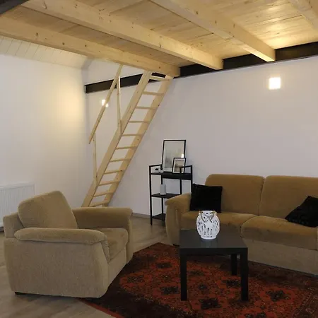 Kajári Apartman *