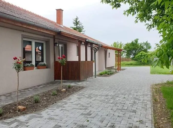 Kajari Apartmanhaz Διαμέρισμα *